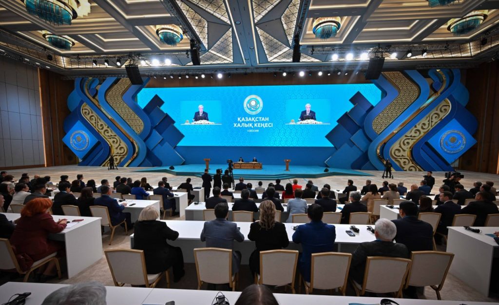 Президент Конституцияны халыққа түсіндіру жұмысын Қаринге тапсырды