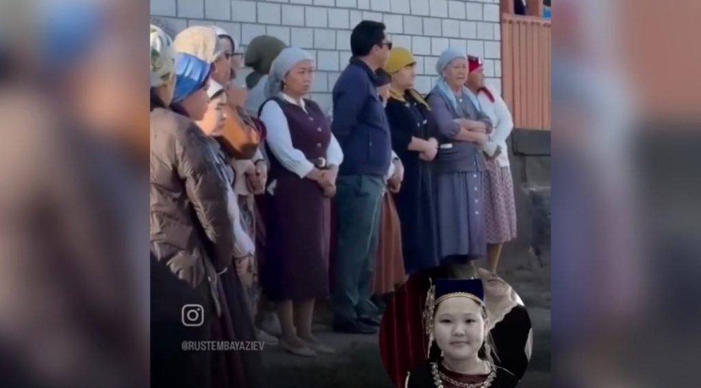 «Баламды аман алып қала алмады»: Атырауда 16 жастағы оқушы отадан кейін көз жұмды