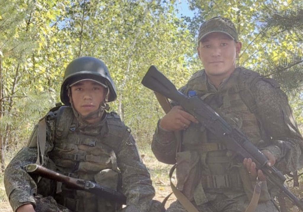 Ресейге жұмысқа кеткен қазақ жігітін алдап соғысқа жібермек: әпкесі дабыл қақты