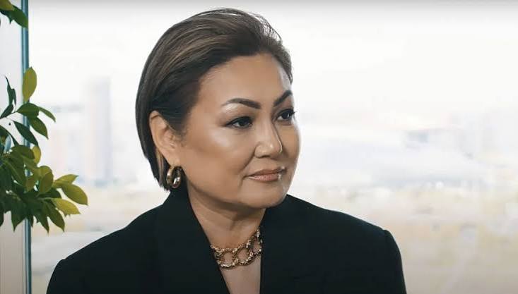 «Етегінен ұста да, тәуекел ет!»: Дана Нұржігіт қыз-келіншектерге кеңес берді (ВИДЕО)